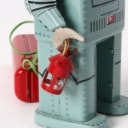 Ha Ha Toy. Robot Piston Action. Batteridrevet Robot samt Lantern Robot og 4 stk. Japanske Robot Låg / topemballage og 3 Danske Filmprogrammer (9)