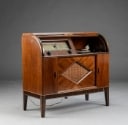 Telavox. Radio-Grammofon 4992 i chatol af mahogni