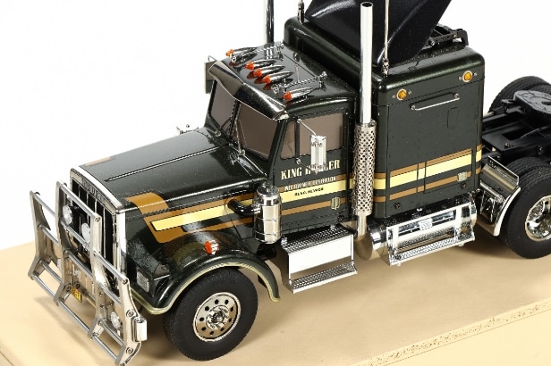 Tamiya. 56336 King Hauler lastbil, 56302 Semi-Trailer anhænger + Carson Reflex Stick 2 fjernstyring, i transportkasser. (2)