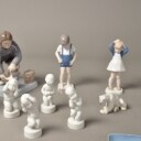 Samling Bing & Grøndahl. Royal Copenhagen figurer samt Bjørn Wiinblad platter (21)