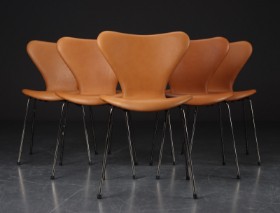 Arne Jacobsen. Six armchairs model 3107, cognac colored leather, seat height 46.5 cm (6)