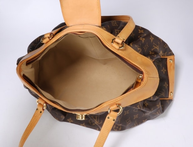 Louis Vuitton. 'Boetie PM' hånd-/ skuldertaske af Monogram Canvas