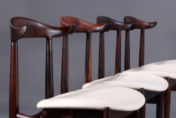 Knud Færch. Et sæt på fire stole i palisander, model 215 (4)