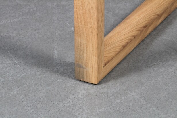 Spisebord med udtræk, samt keramisk plade. Design af Says Who. Incl to tillægsplader. (3) 