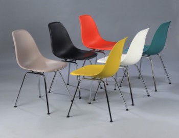 Charles Eames. Sæt på seks skalstole i multicolour, model DSX. (6)