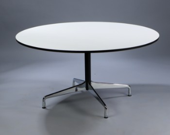 Charles & Ray Eames. Rundt spisebord / Segmented Table. Ø. 140 cm.