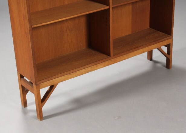 Børge Mogensen. Bogreol, egetræ, 1960'erne