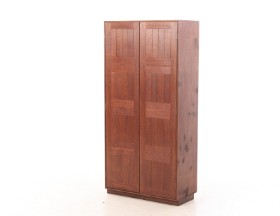 Dansk møbeldesign. Klædeskab af teak, 1960'erne