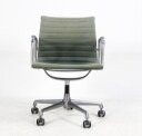 Charles Eames for Herman Miller. Armstol / konferencestol, model EA-108