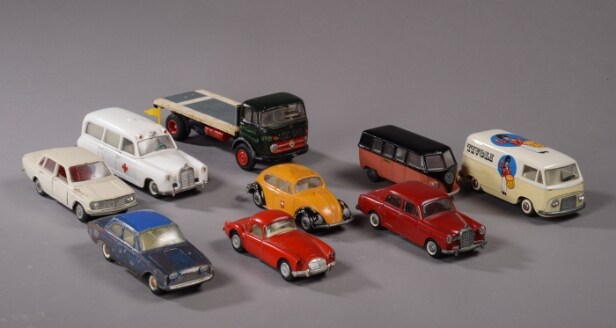 Tekno. Ni modelbiler