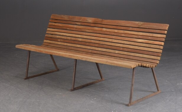 Havebænk af jern og teak