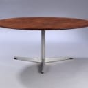 Arne Jacobsen. Circular coffee table with veneered rosewood top, Ø 110 cm