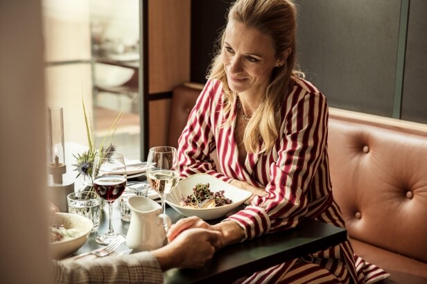Gavekort til weekendophold for 2 på Scandic hotel - Til fordel for Red Barnet