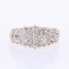 A diamond ring of 10k gold, approx. 0.80 ct. Size 59.