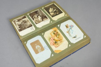 Gammelt album med 192 postkort, romantiske kort med kvinder og børn
