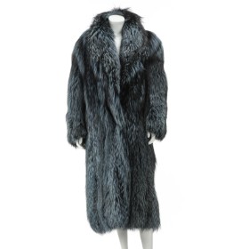 6856 - Copenhagen Fur. Coat of colored fox size 40/42