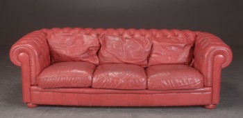 Tre-pers. sofa i chesterfield stil