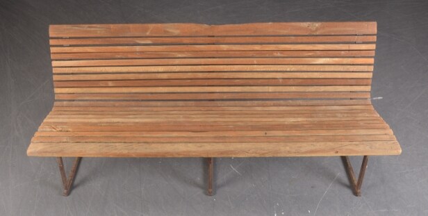 Havebænk af jern og teak