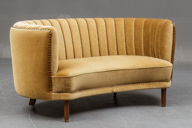 Dansk møbelproducent: Buet sofa 1950'erne