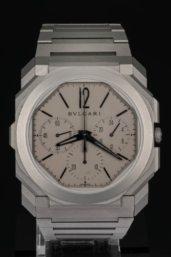 Bulgari Octo Finissimo Chronograph GMT. Herrearmbåndsur i titanium
