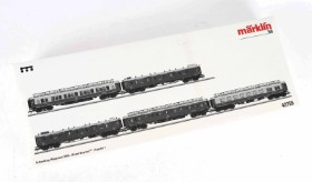 Märklin 42755 HO: CIWL 'Orient-Express' Express Train Passenger Set.