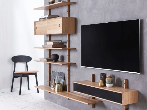 491. PBJ Designhouse. Wall-mounted shelving system model 'Moore' made of oak (10)