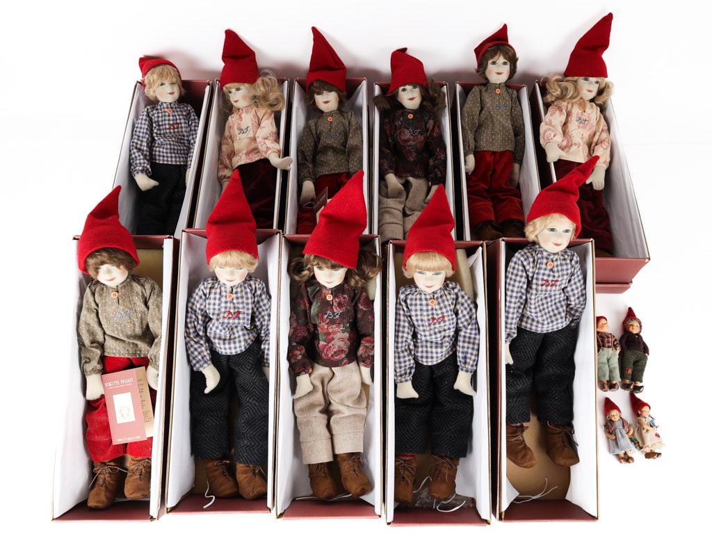 Birgitte Frigast: A collection of elves H 40 cm mm (15) | Lauritz.com