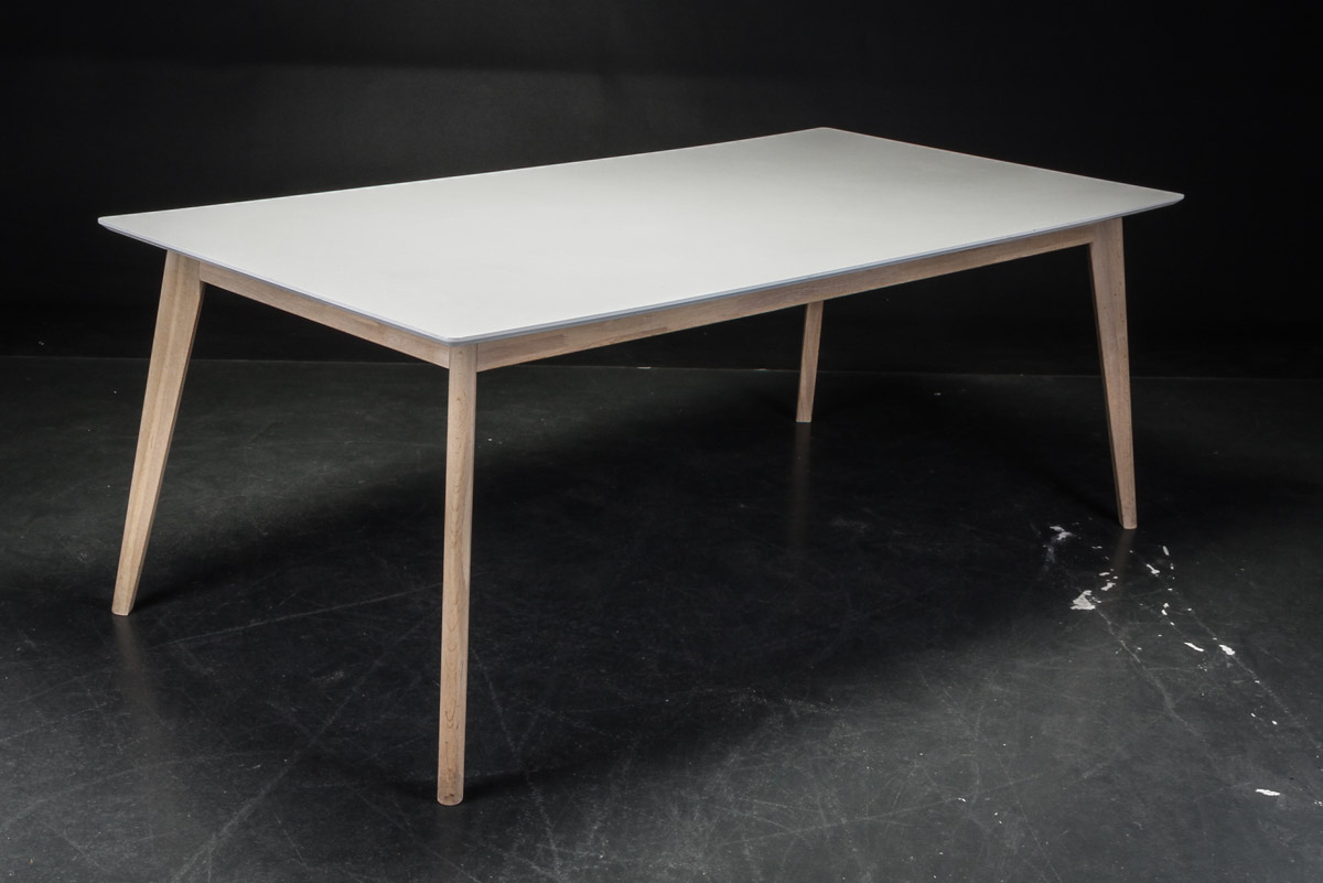 kartoffel myg ude af drift Idé Møbler. Spisebord med tillægsplader, model 'Mallorca' (3) | Lauritz.com