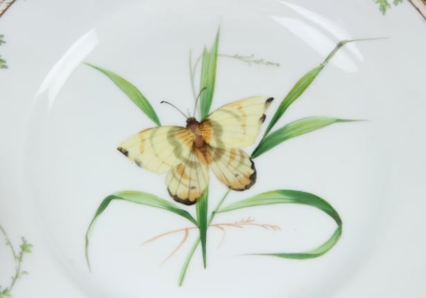 Royal Copenhagen. 'Butterfly' plates and bowl on foot, 19th century (7)