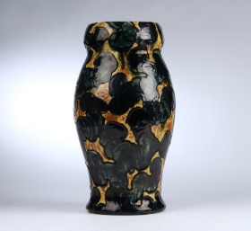 Daniel Folkmann Andersen for Michael Andersen & Søn. 'Camouflage'-vase i keramik, o. 1920