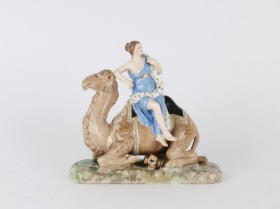 Royal Copenhagen / Juliane Marie: 'Asien', sjælden figur af overglasurdekoreret porcelæn, ca. 1870