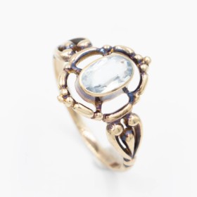 Vintage ring af 14 kt guld med en ovalslebet aquamarine.