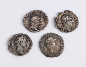 Romersk kejserdømme. Hadrian, Vespasian, Domitian og Antonius Pius, fire stk. denar (4)