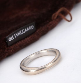 Ole Lynggaard. 'Love ring 3' af 18 kt. hvidguld