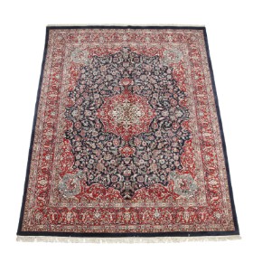 Indian Kerman rug. 239 x 306 cm.