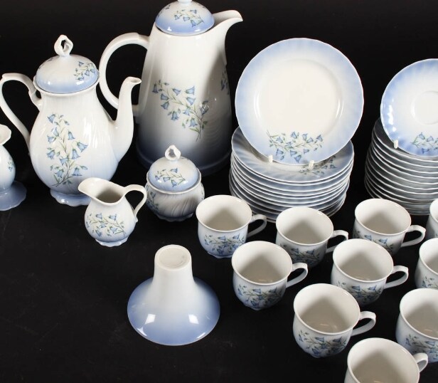 Christineholm, Klokkeblomst kaffestel af porcelæn (44)