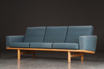 Hans J. Wegner for Getama. Tre-pers. sofa, model GE-236/3