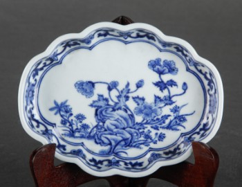 Kinesisk skål med blå dekoration. 1800/1900 tallet