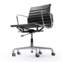 Charles Eames. Kontorstol i sort læder, model EA-117 'full leather'