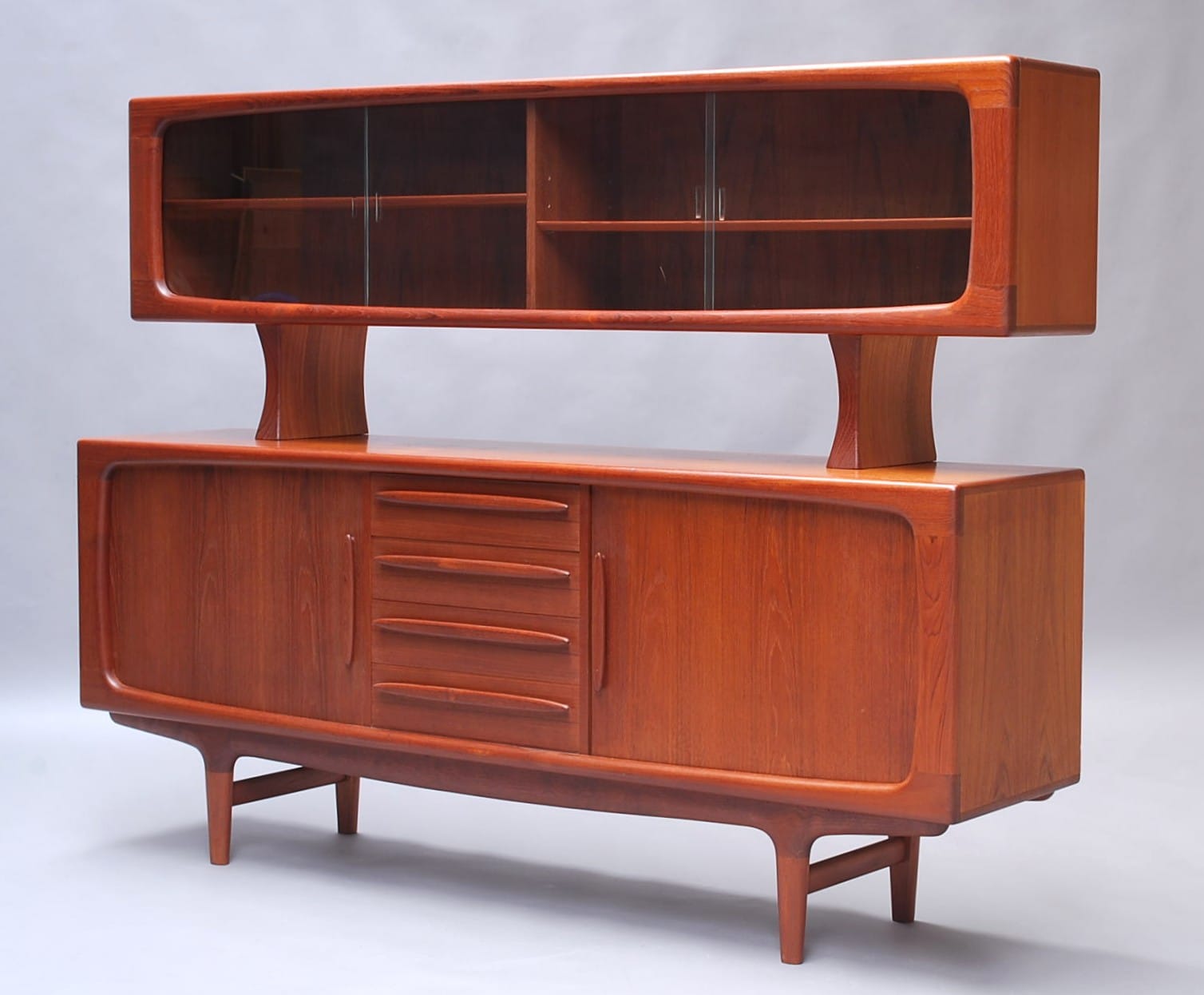 Dyrlund teak sideboard with upper cabinet | Lauritz.com