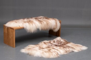 2 islandske Mouflon Hvid/brun lammeskind (2)