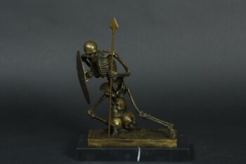 Bronzeskulptur, kæmpende skeletkriger