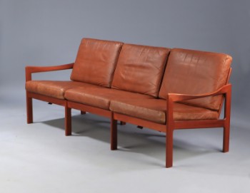 llum Wikkelsø. Trepers sofa i teak, model 20, brunt læder.