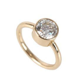 Diamond ring of 14 kt. gold with lab grown diamond of 2.08 ct. Ringstr. 56.