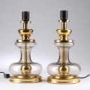 Kaiser. Et par bordlamper af messing og glas fra 70'erne (2)