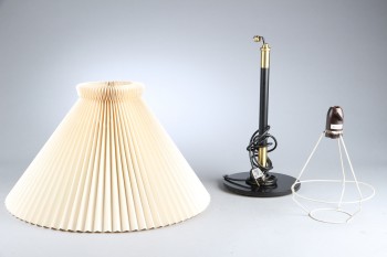 Aage Petersen for Le Klint. Bordlampe, model 352