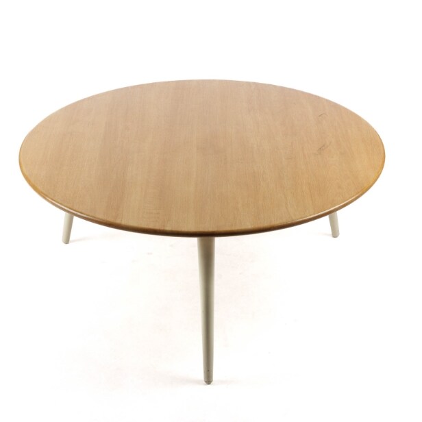 Hans J. Wegner. Cirkulært sofabord, model CH008
