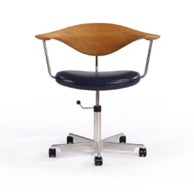 Hans J. Wegner. 'Swivel Chair' made of oak, model PP502