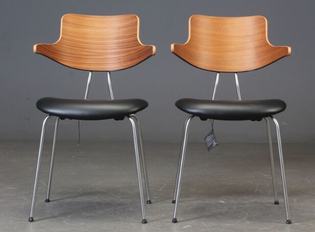 Vermund Larsen. To armstole model VL 118 (2)