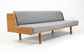 H. J. Wegner. Briks / daybed model GE258, egetræ